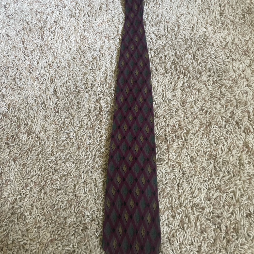 Karl Lagerfeld Red and Green Diamond Pattern Tie